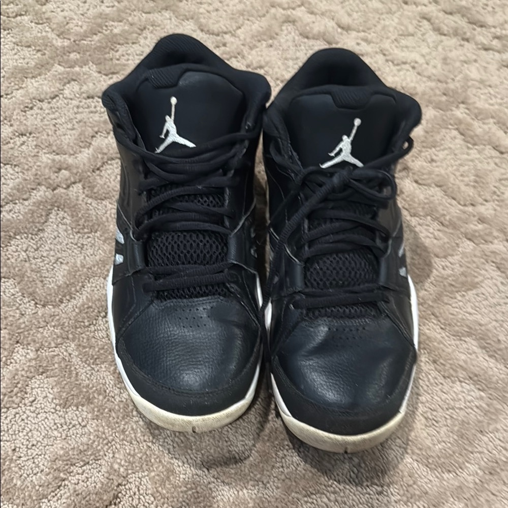 😊Mens Jordan Black and White High-Top Sneakers with Padded Ankle Collar
